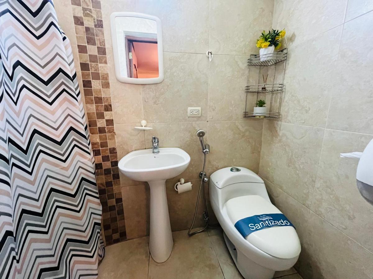 Mega Suite Junto Al San Marino Shopping Guayaquil Esterno foto