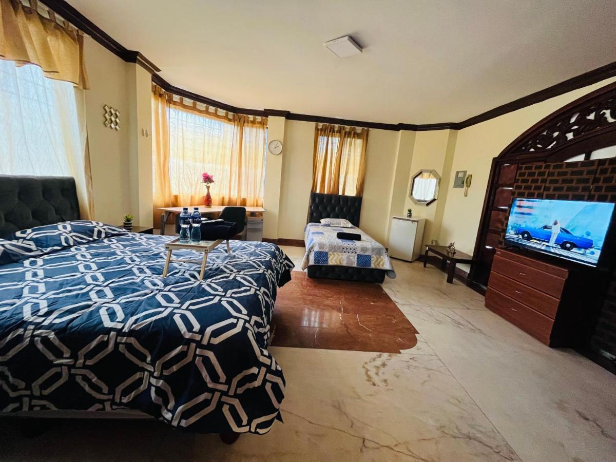 Mega Suite Junto Al San Marino Shopping Guayaquil Esterno foto