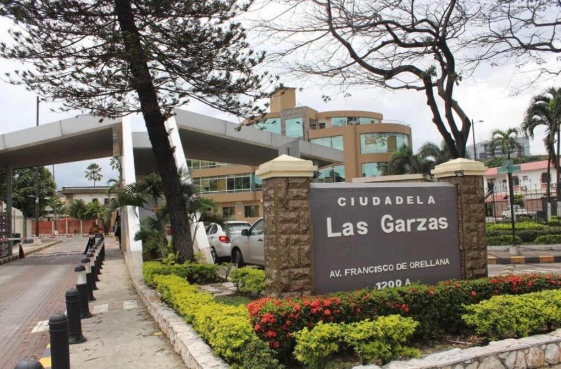 Mega Suite Junto Al San Marino Shopping Guayaquil Esterno foto